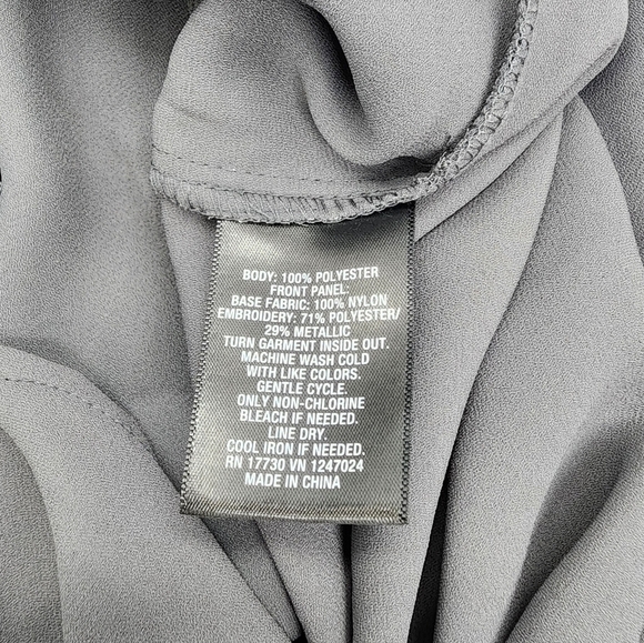 Women's Mossimo Grey Sequin Front Side Slit Hem Keyhole Back Sleeveless Top - Picture 4 of 4